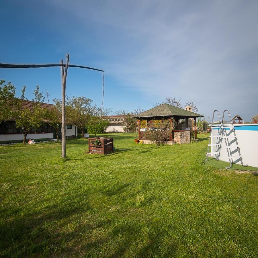 Etno Salas - Etno Ranch - Seosko Turisticko Domacinstvo Villa Palić Buitenkant foto