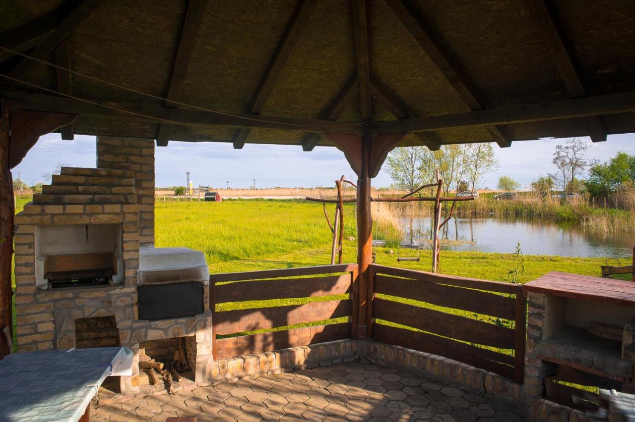 Etno Salas - Etno Ranch - Seosko Turisticko Domacinstvo Villa Palić Buitenkant foto
